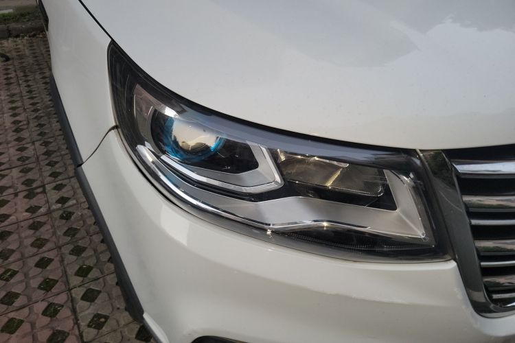 Forthing SX6 2016 #8 Forthing SX6 2016 car image #8