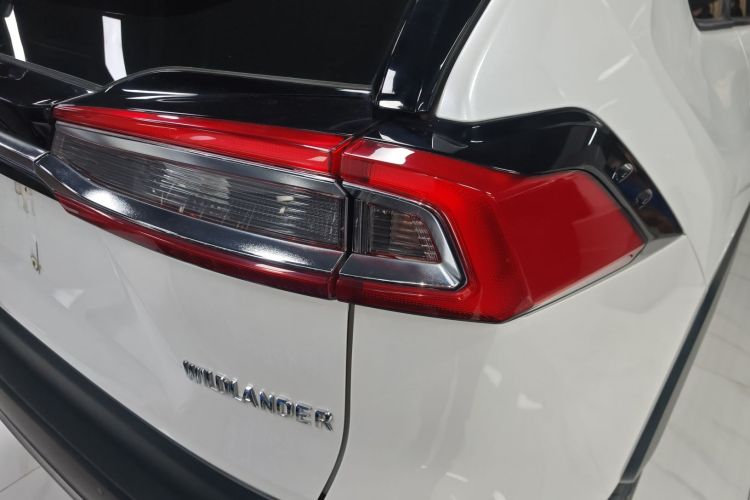 Kia Wildlander 2021 car image #8