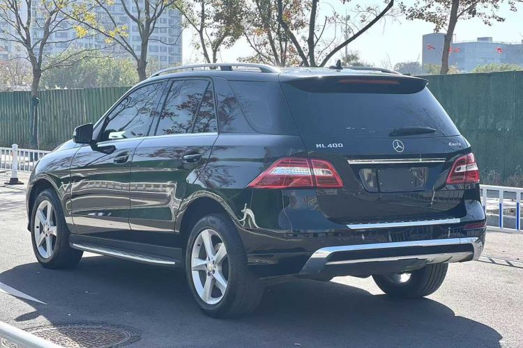 Mercedes-Benz M Class 2015 car image #8