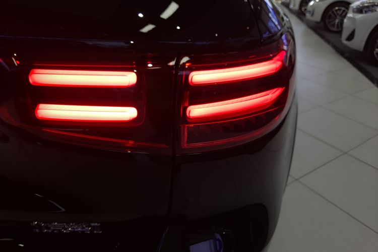 Mercedes-Benz GLB Class 2025 car image #8