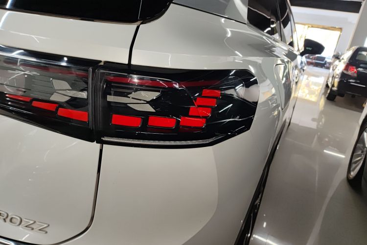 Volkswagen ID.6 Crozz 2022 immagine di auto #8