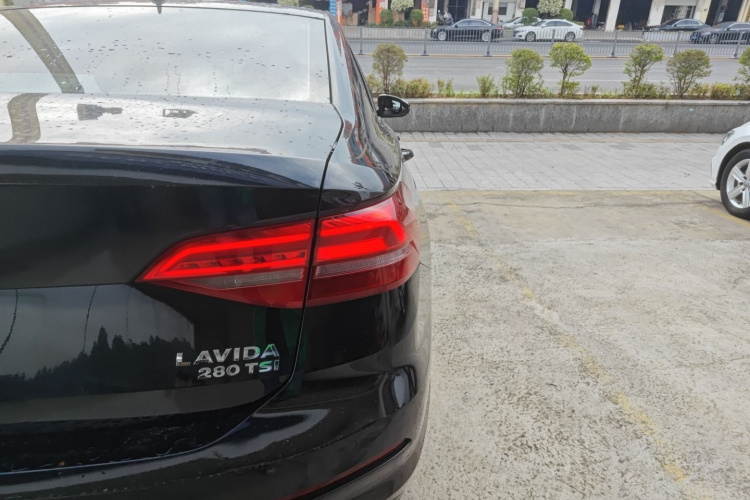 Volkswagen Lavida 2018 car image #8