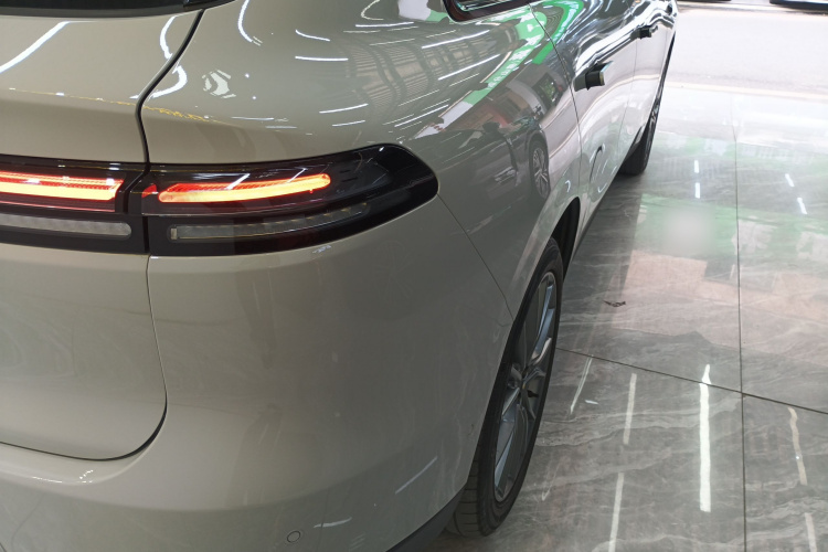 零跑汽车 零跑C10 2025 汽车图片 #8