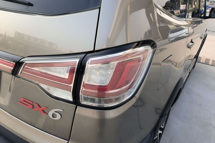 Forthing SX6 2018 car image #8