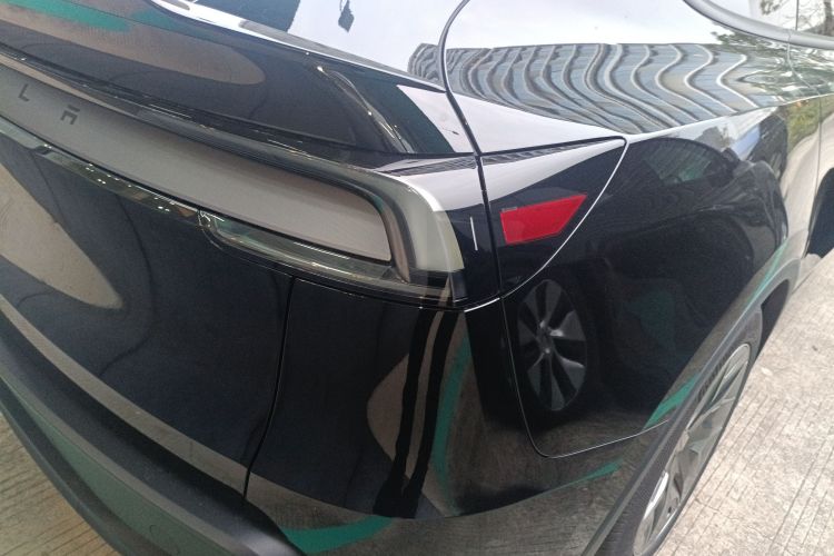 特斯拉 Model Y L 2025 汽车图片 #8