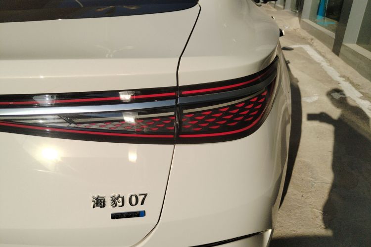 BYD Seal 07 DM-i 2025 car image #8