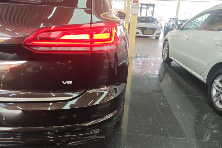 Volkswagen Touareg 2018 car image #8