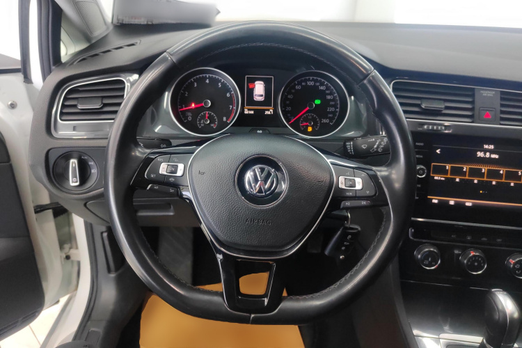 Volkswagen Golf (Imported) 2019 immagine di auto #8