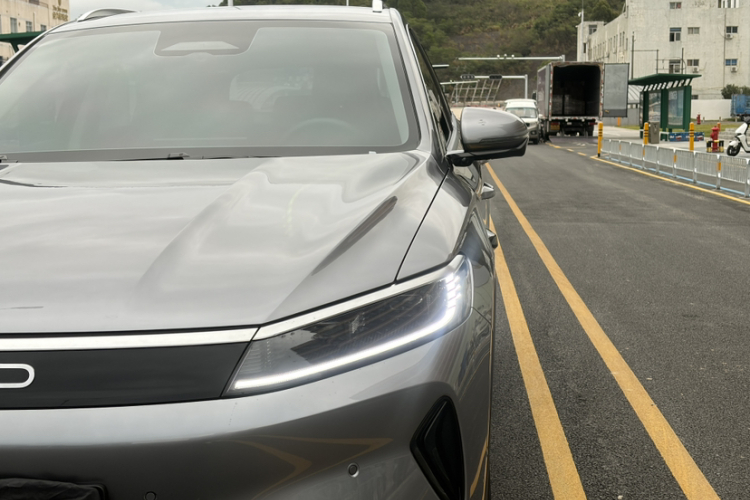 BYD Sea Lion 05 DM-i 2025 car image #8