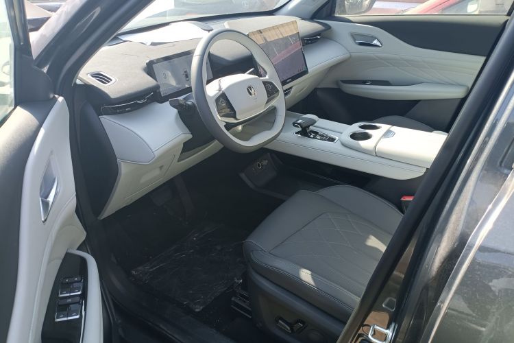 Changan UNI-Z PHEV 2025 #8 Changan UNI-Z PHEV 2025 car image #8