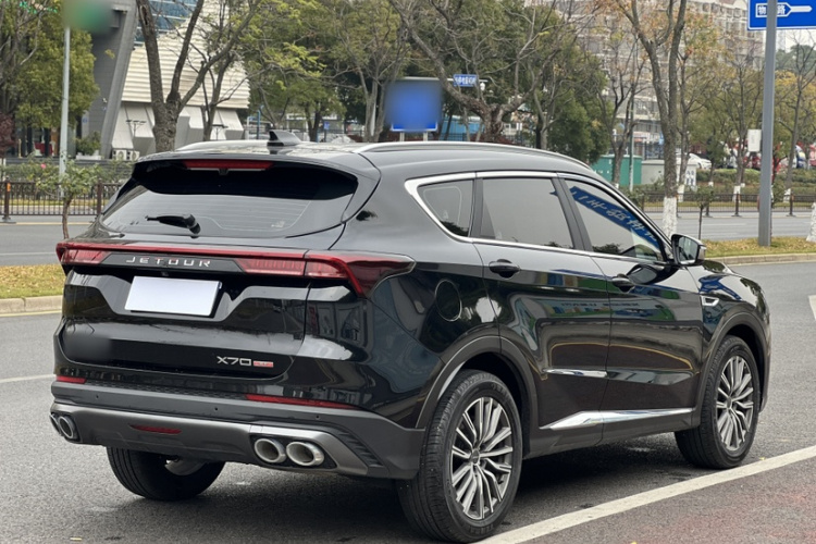 X70 PLUS 2024 car image #8