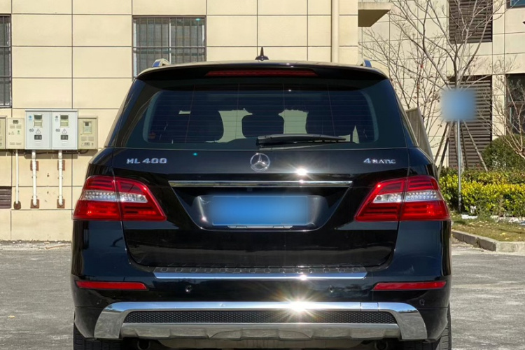 Mercedes-Benz M Class 2015 car image #8