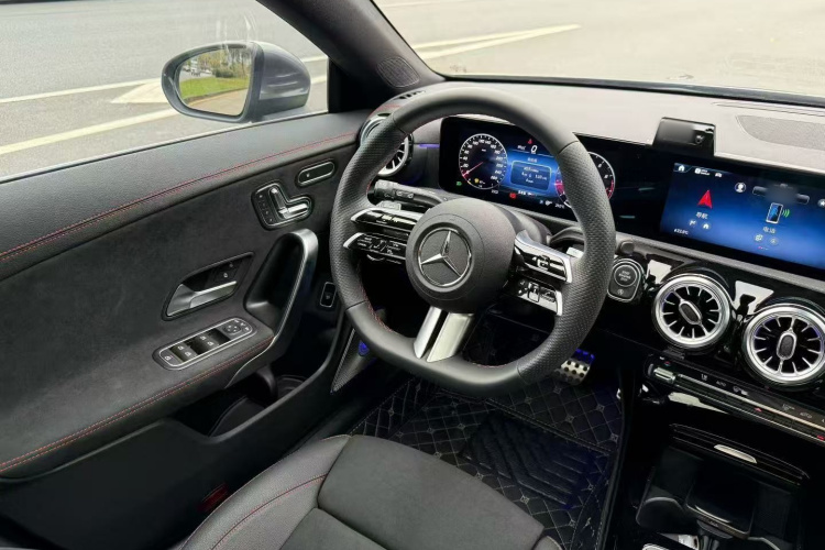 Mercedes-Benz CLA Class (Imported) 2025 #8 Mercedes-Benz CLA Class (Imported) 2025 car image #8