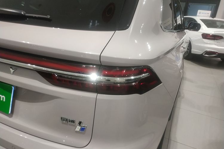 GEELY 2023 car image #8