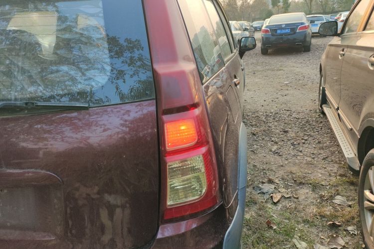 Forthing JOYEAR XV 2016 imagem de carro #8