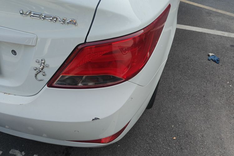 Hyundai Reina 2017 #8 Hyundai Reina 2017 car image #8