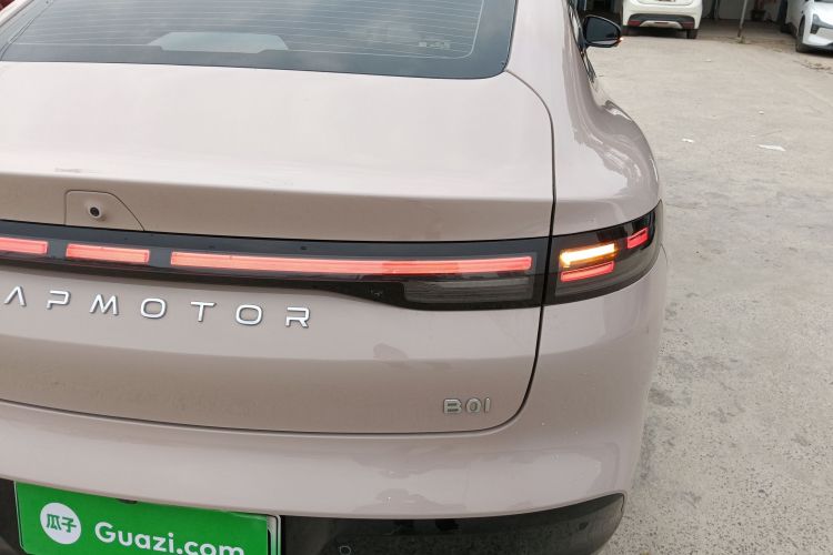 零跑汽车 零跑B01 2025 汽车图片 #8