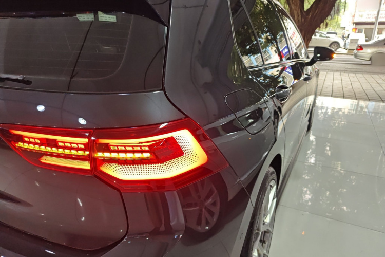 Volkswagen GolfGTI 2022 car image #8