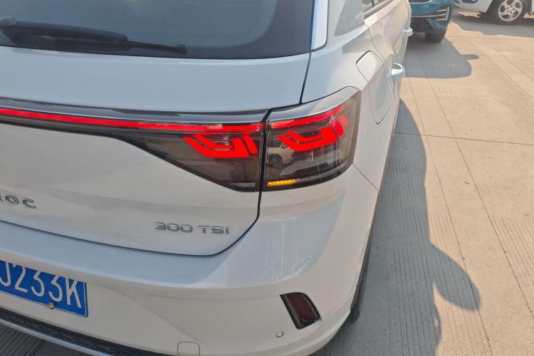 T-Roc 2023 car image #8