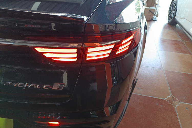 Preface 2023 #8 Preface 2023 immagine di auto #8