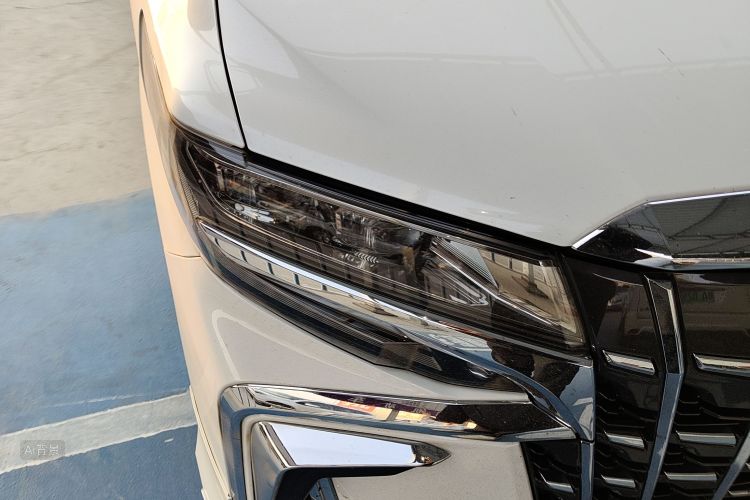 Toyota Alphard 2019 image de voiture #8