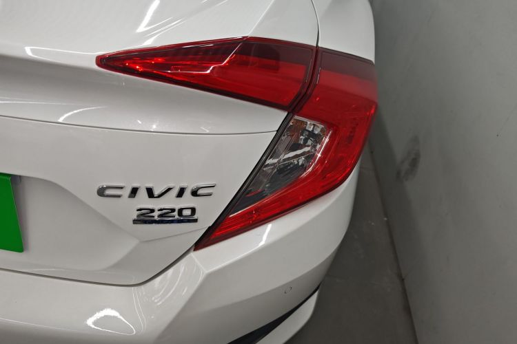 Honda Civic 2018 car image #8
