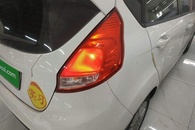 Ford Fiesta 2016 car image #8