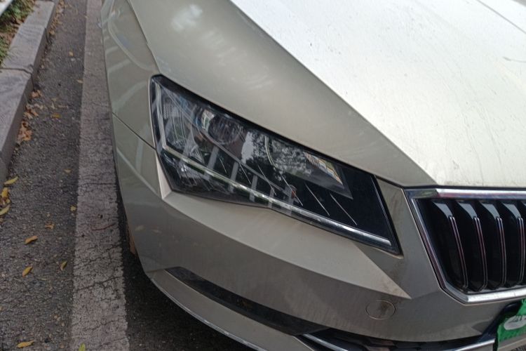Skoda Superb 2018 #8 Skoda Superb 2018 car image #8