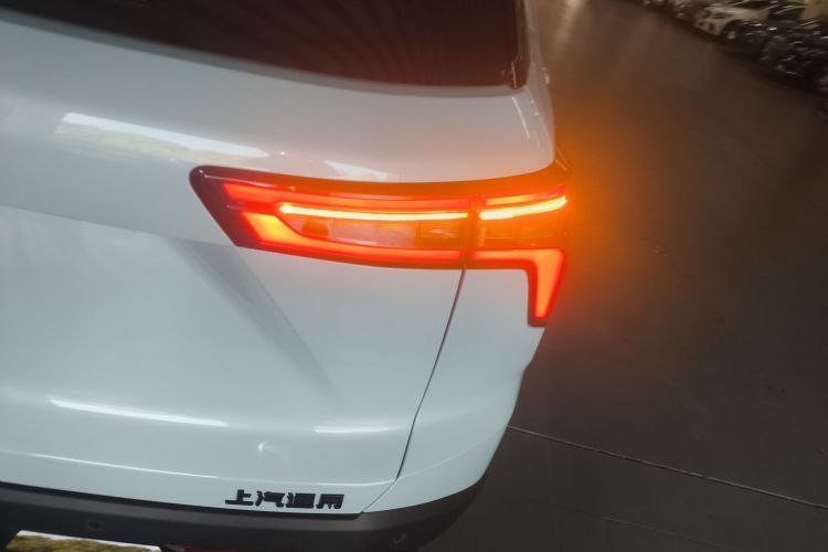 Chevrolet Equinox Plus 2025 car image #8