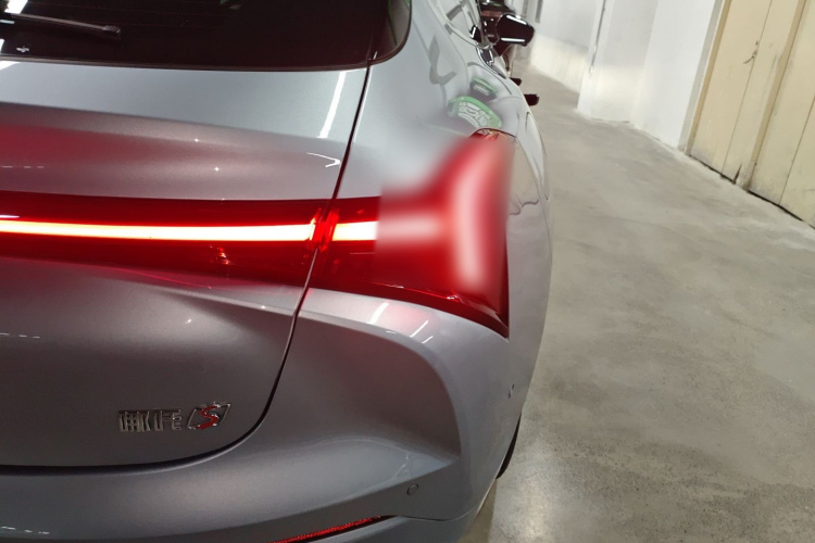 哪吒汽车 哪吒S猎装 2025 汽车图片 #8