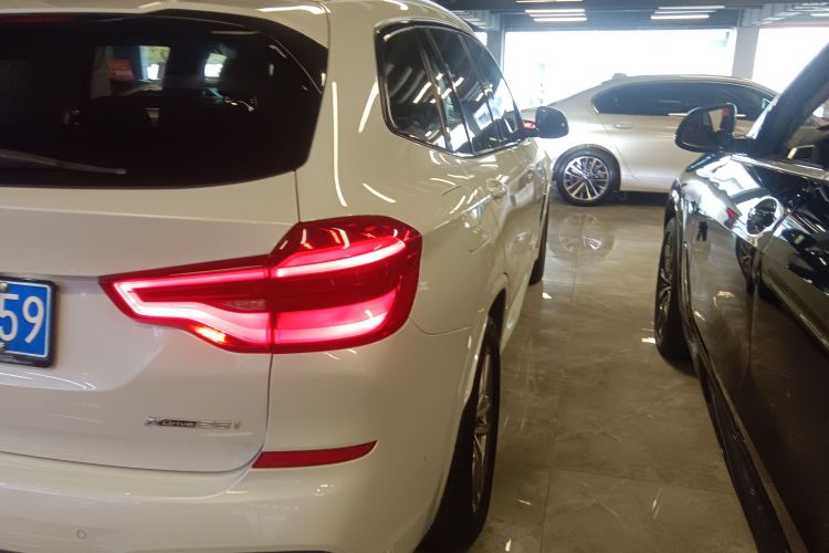 BMW X3 2018 car image #8