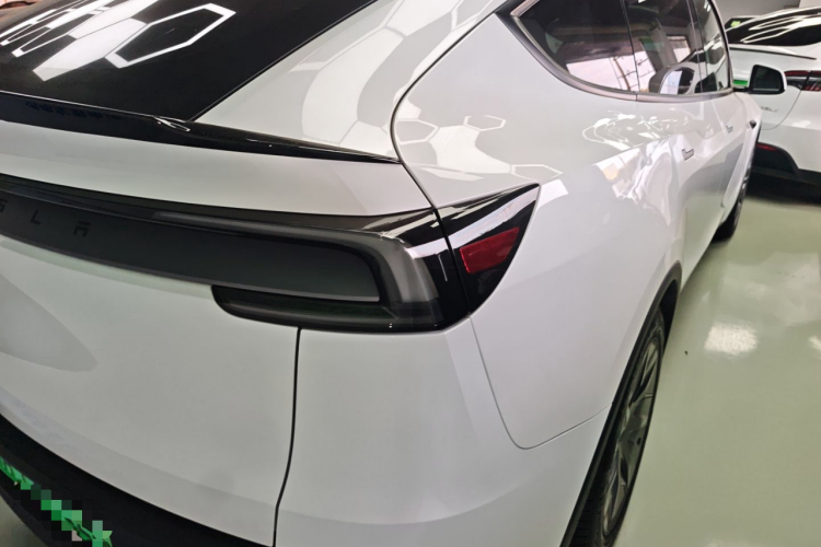 特斯拉 Model Y L 2025 汽车图片 #8