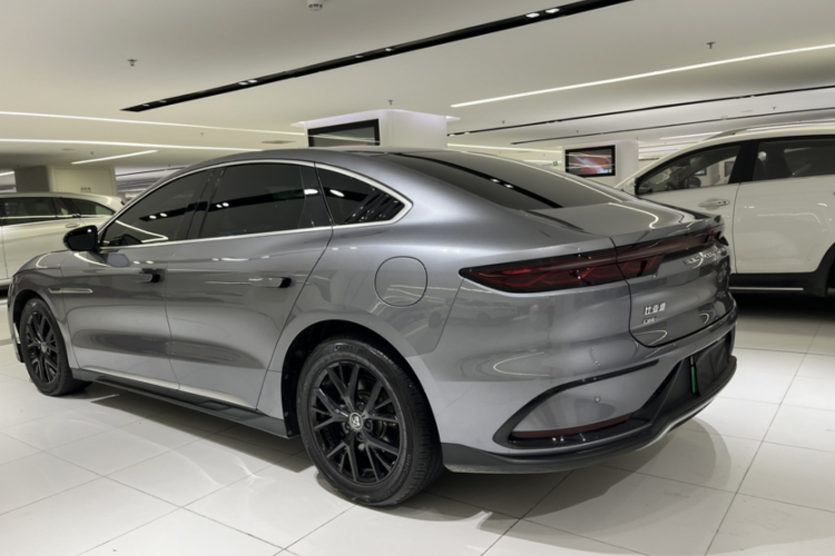 BYD Han 2024 car image #8