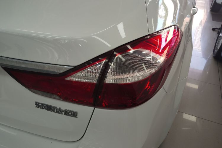 Kia 2017 car image #8