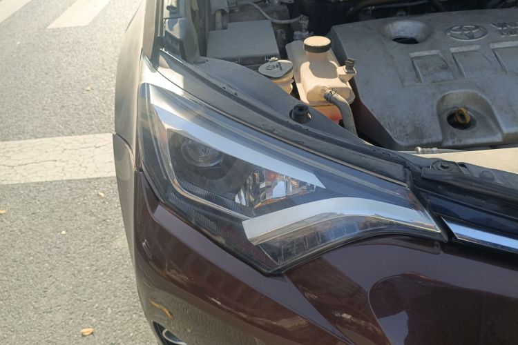 RAV4 2016 car image #8