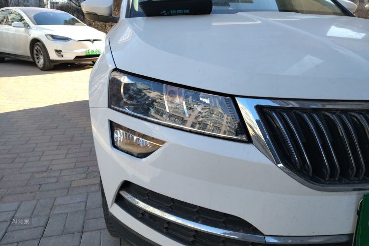 Skoda Karoq 2020 car image #8