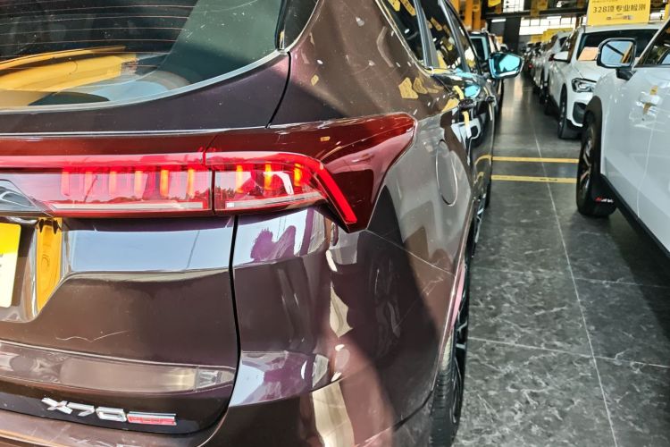 X70 PLUS 2021 car image #8