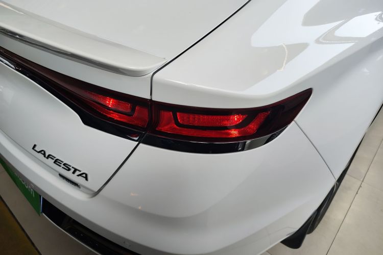 Hyundai Lafesta 2021 car image #8