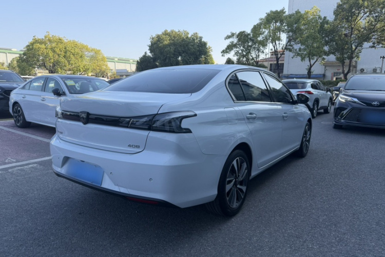 Peugeot 408 2025 car image #8