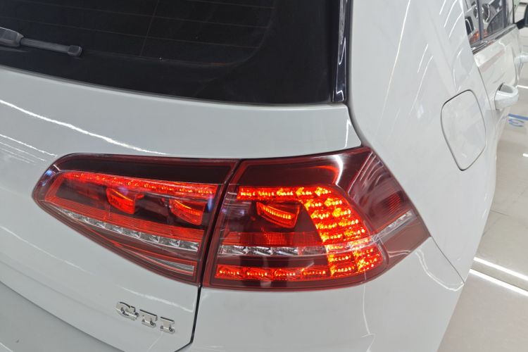Volkswagen GolfGTI 2016 car image #8