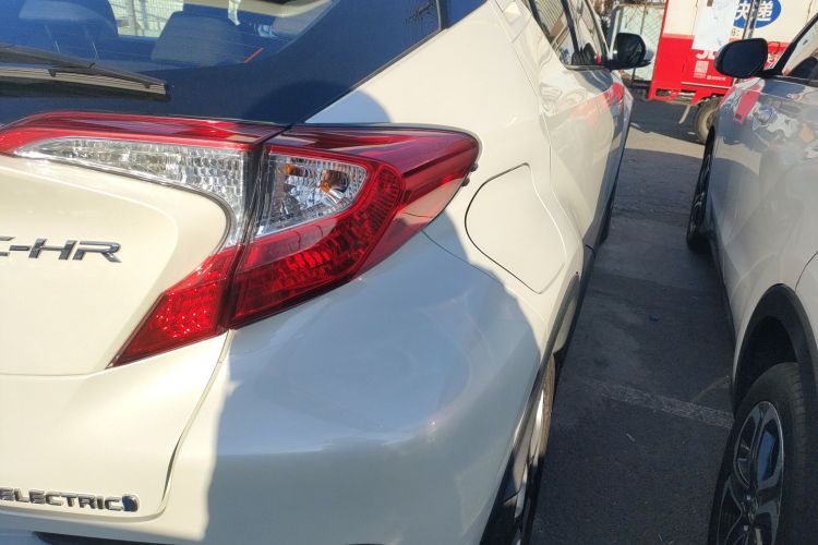 Toyota C-HR EV 2021 immagine di auto #8