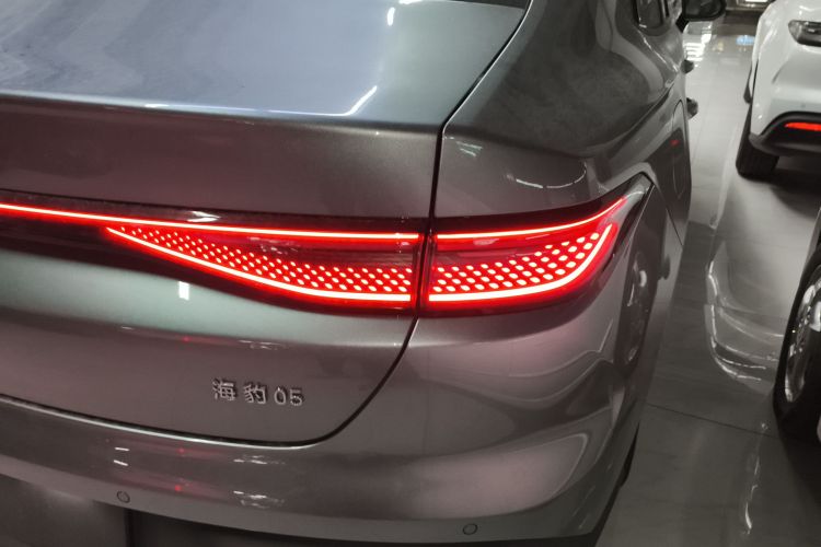 BYD Seal 05 DM-i 2025 car image #8