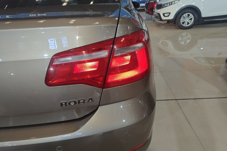 Volkswagen Bora 2015 #8 Volkswagen Bora 2015 car image #8