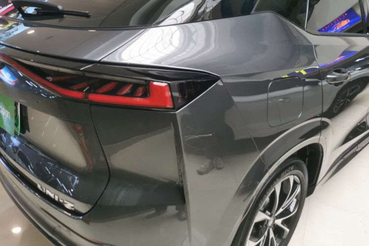 Changan UNI-Z PHEV 2024 #8 Changan UNI-Z PHEV 2024 car image #8