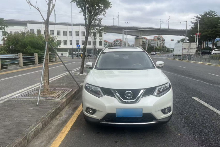 Nissan X-Trail 2014 car image #8