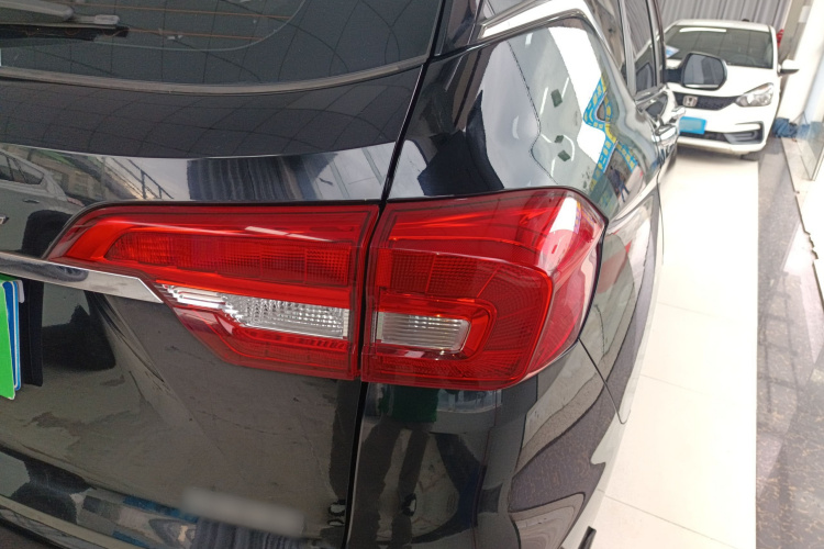 Haval M6 2018 #8 Haval M6 2018 car image #8