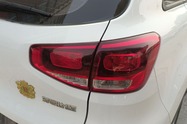 Kia Stonic 2016 #8 Kia Stonic 2016 car image #8