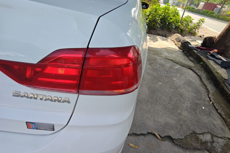 Santana 2019 car image #8
