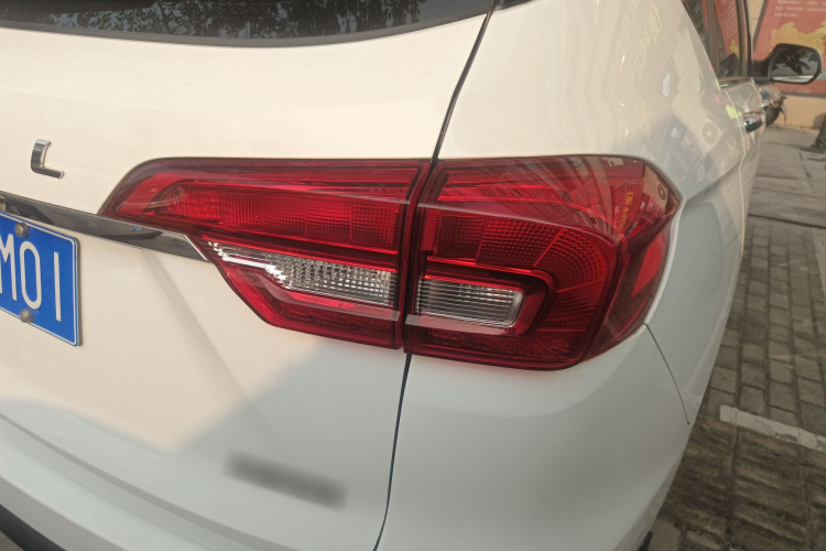 Haval M6 2018 #8 Haval M6 2018 car image #8