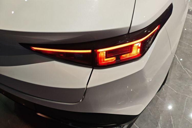 Changan Lamore 2023 car image #8